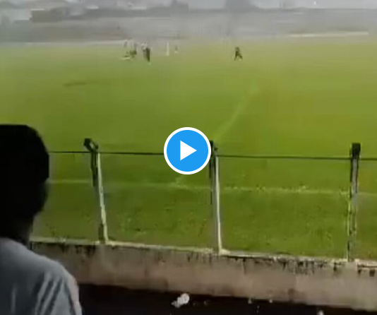 Calcio Brasiliano Sotto Shock Calciatore Ucciso In Campo Da Un Fulmine