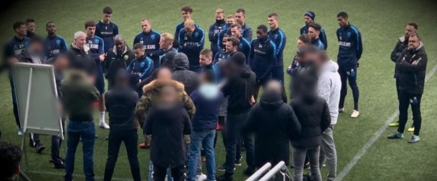 Olanda L Ado Den Haag Non Vince Ed I Tifosi Danno Una Lezione Di Tattica Alla Squadra