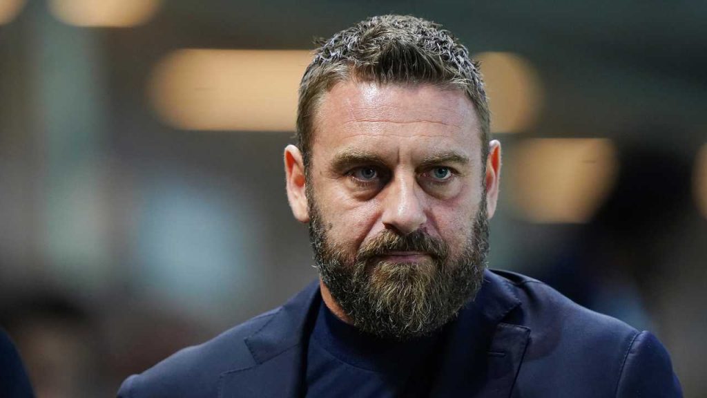 non c'è spazio: De Rossi glielo dice in faccia