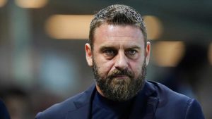 non c'è spazio: De Rossi glielo dice in faccia