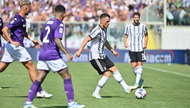 Kostic in un match contro la Fiorentina