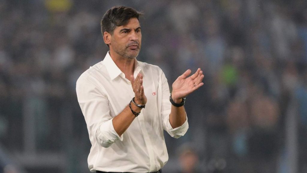 Paulo Fonseca applaude il suo Milan