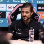 Dionisi presenta Reggiana-Palermo: «Vogliamo essere squadra. Mercato? Mi concentro su chi c’è»