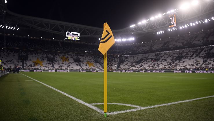 Bandierina del calcio d'angolo all'Allianz Stadium